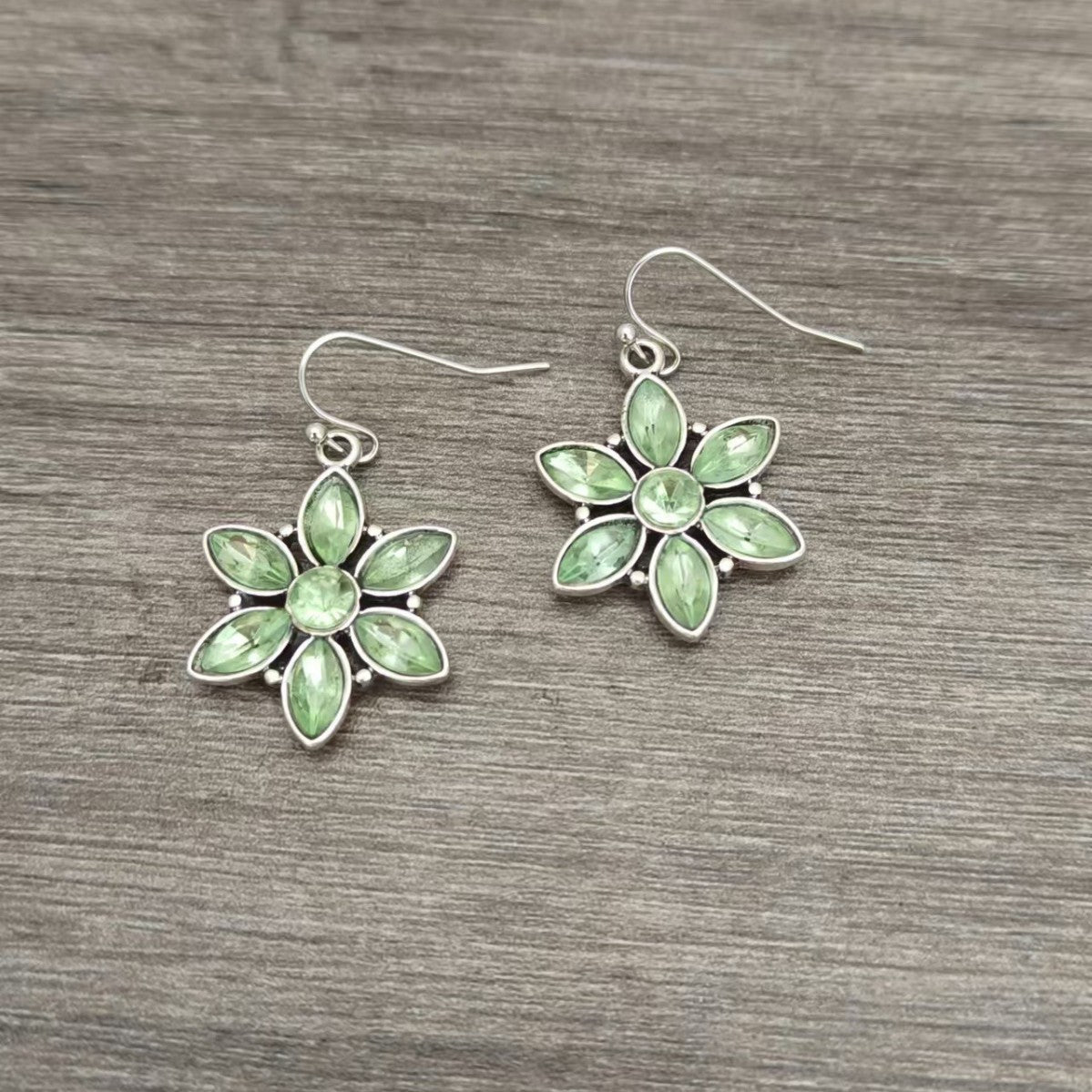 Fengfeng Green Crystal Flower Pendant Earrings